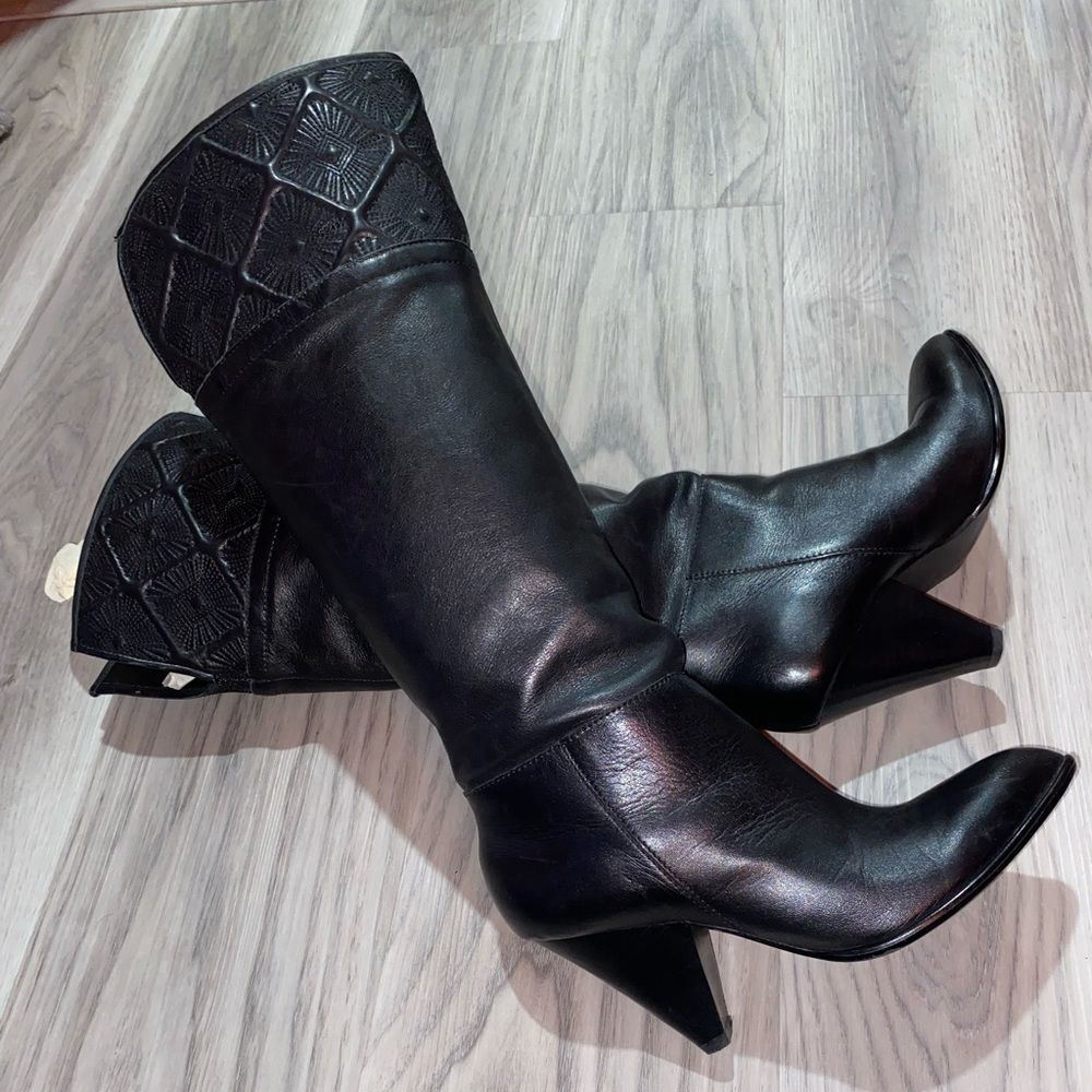 B Makowsky Knee High boots 6